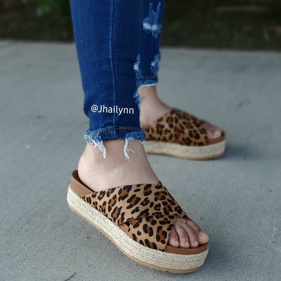 Leopard espadrille sandal HP🎉 - Picture 3 of 5
